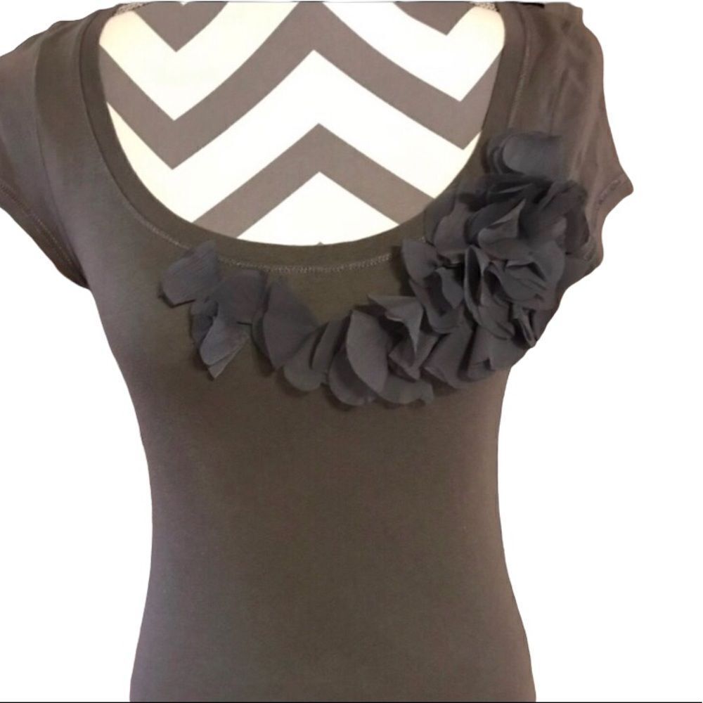 XS Ruffled Top Ann Taylor LOFT Gray